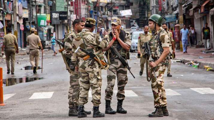 Jammu & Kashmir: CRPF personnel on depart shot useless by terrorists in Shopian