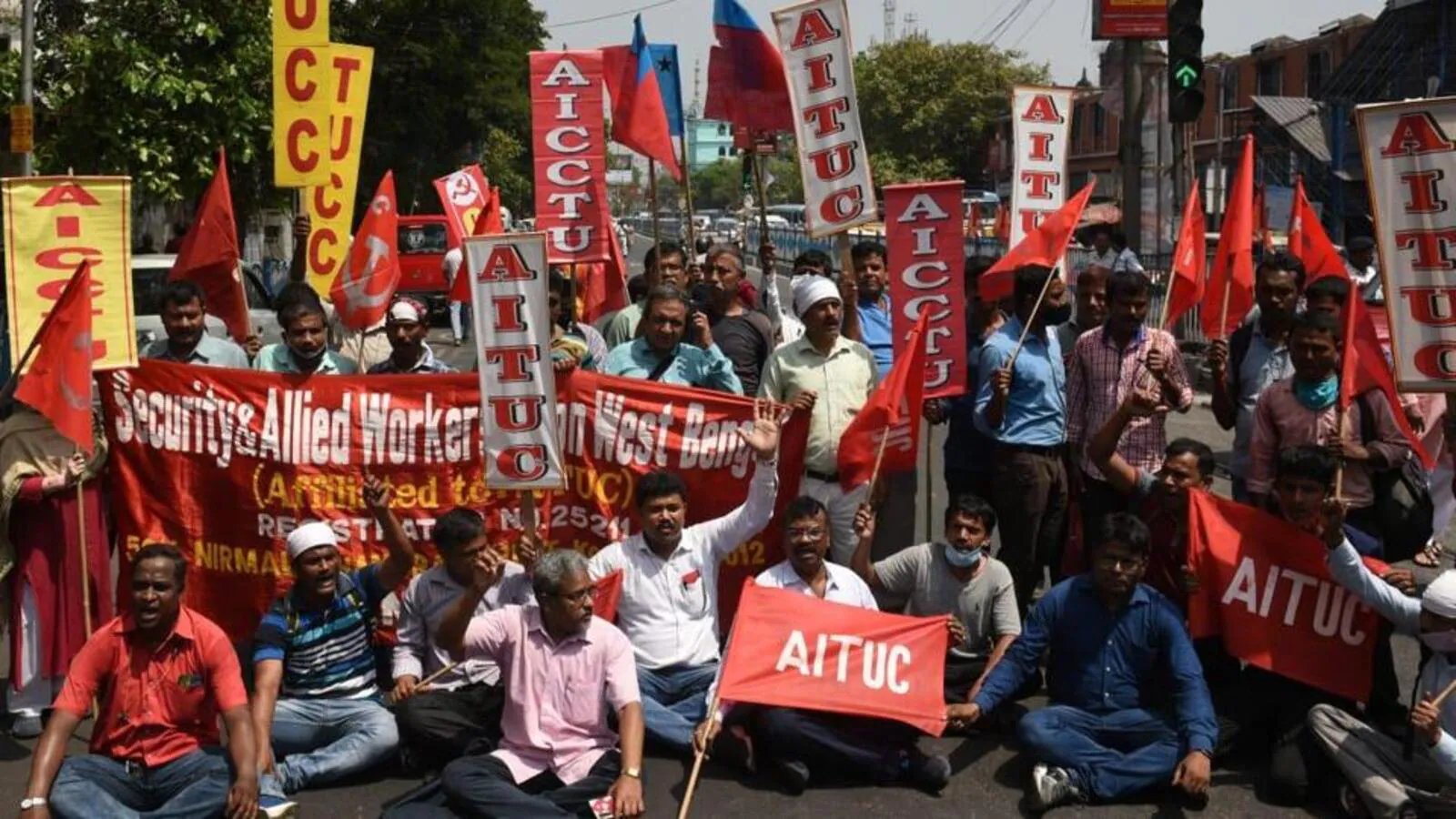 Banks shut, public transport disrupted by commerce union strike in Bengal
